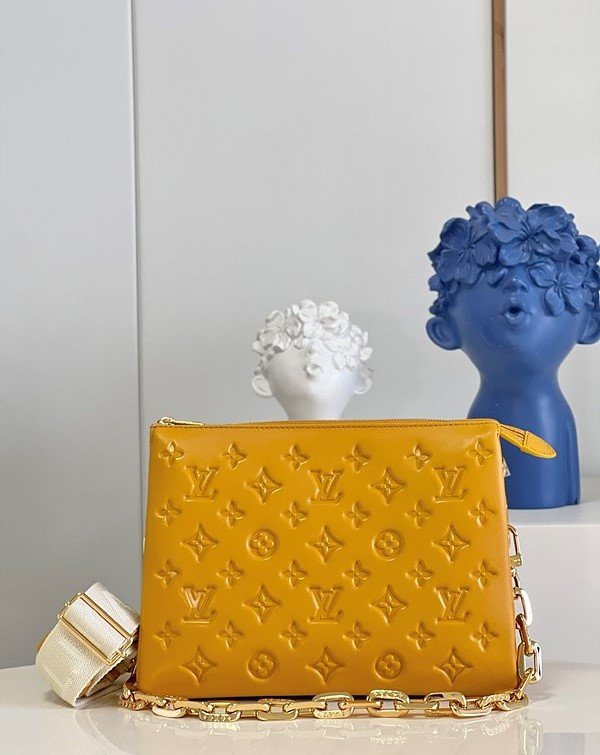 루이비통 쿠상 PM 오렌지 [매장가 600만원대]