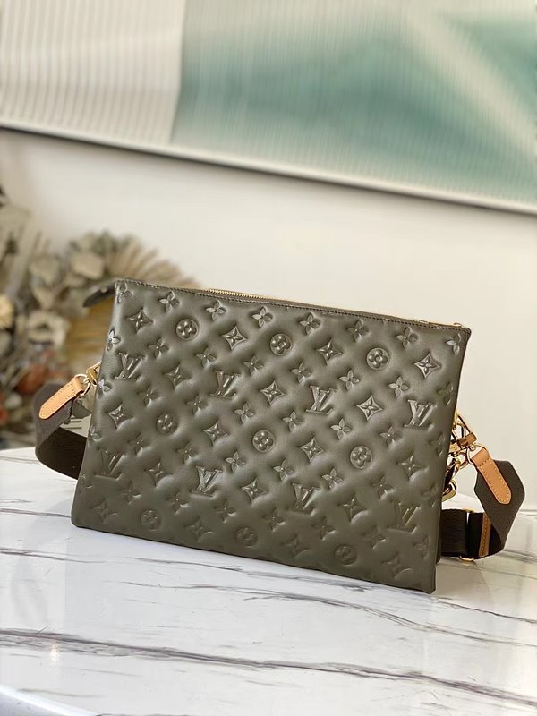 루이비통 쿠상 MM 카키 [매장가 690만원대]