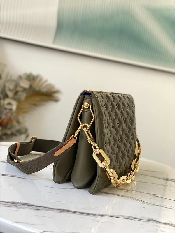 루이비통 쿠상 MM 카키 [매장가 690만원대]