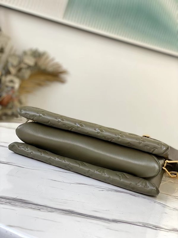 루이비통 쿠상 MM 카키 [매장가 690만원대]