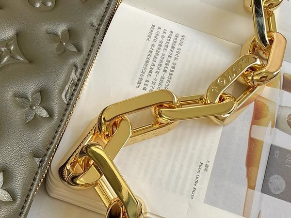 루이비통 쿠상 MM 카키 [매장가 690만원대]