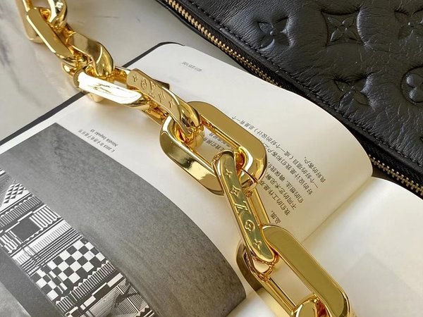 루이비통 쿠상 MM 블랙 [매장가 690만원대]