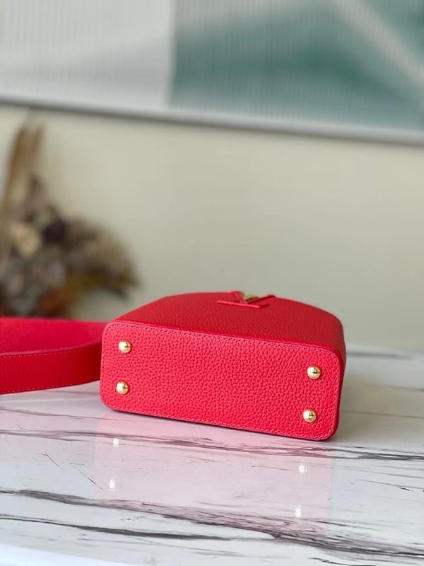 루이비통 카퓌신 미니 스칼렛 [매장가 830만원대]