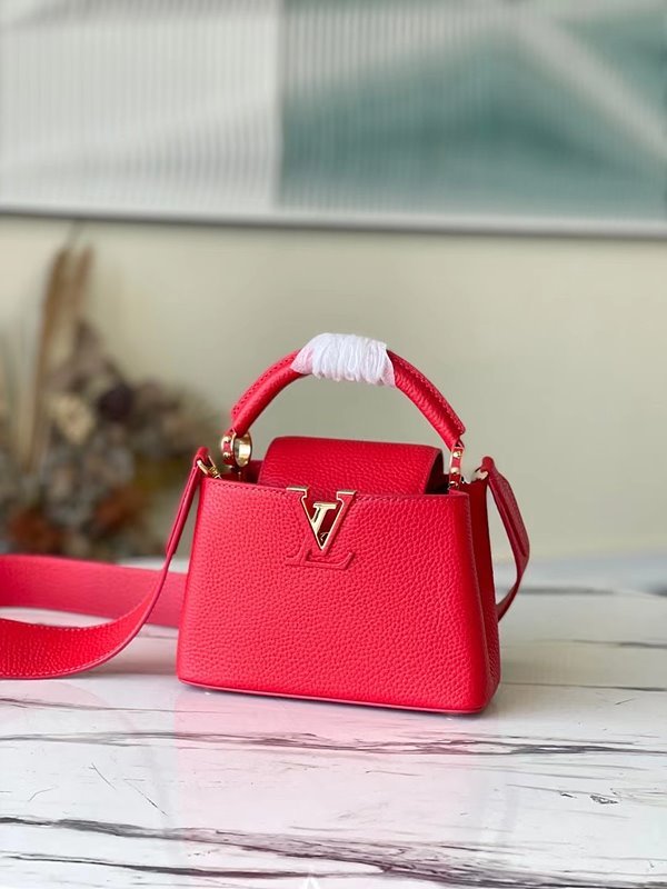 루이비통 카퓌신 미니 스칼렛 [매장가 830만원대]