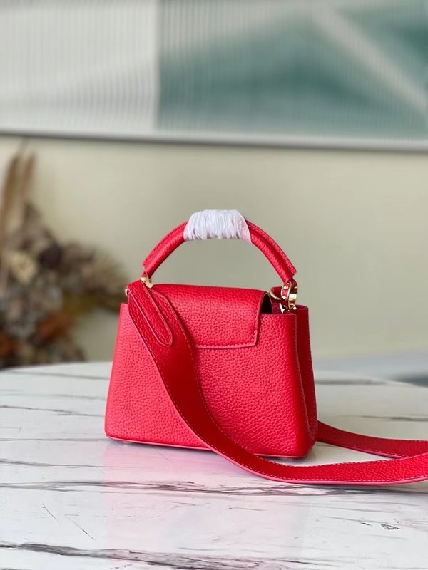 루이비통 카퓌신 미니 스칼렛 [매장가 830만원대]