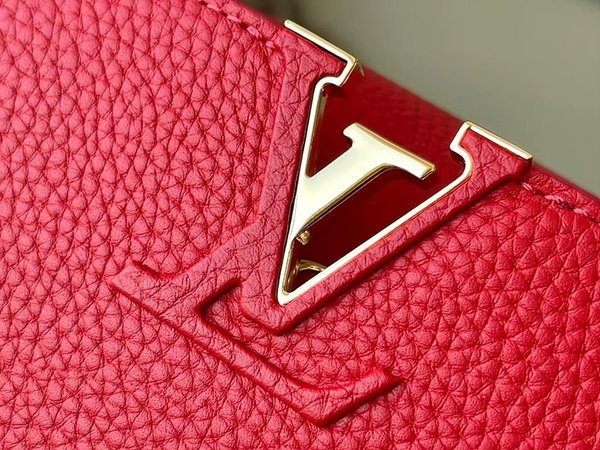 루이비통 카퓌신 미니 스칼렛 [매장가 830만원대]