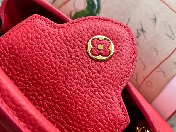 루이비통 카퓌신 미니 스칼렛 [매장가 830만원대]