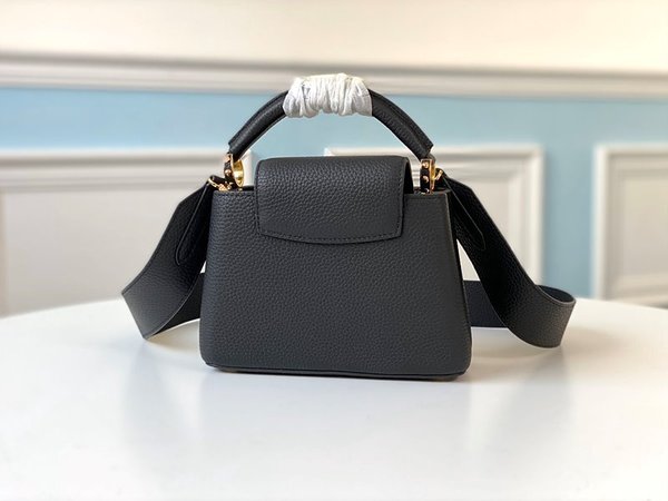 루이비통 카퓌신 미니 블랙 [매장가 830만원대]