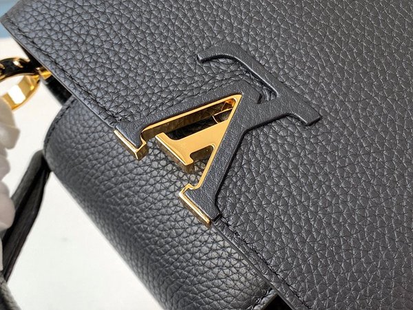 루이비통 카퓌신 미니 블랙 [매장가 830만원대]