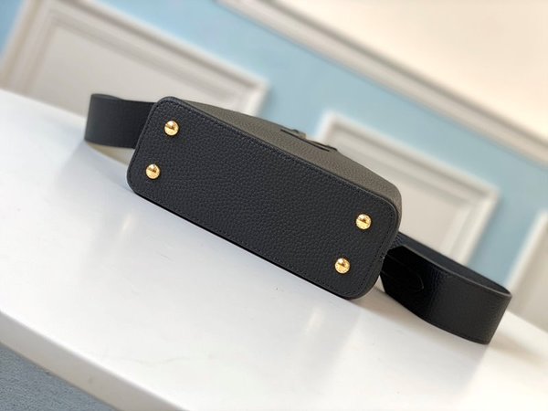 루이비통 카퓌신 미니 블랙 [매장가 830만원대]