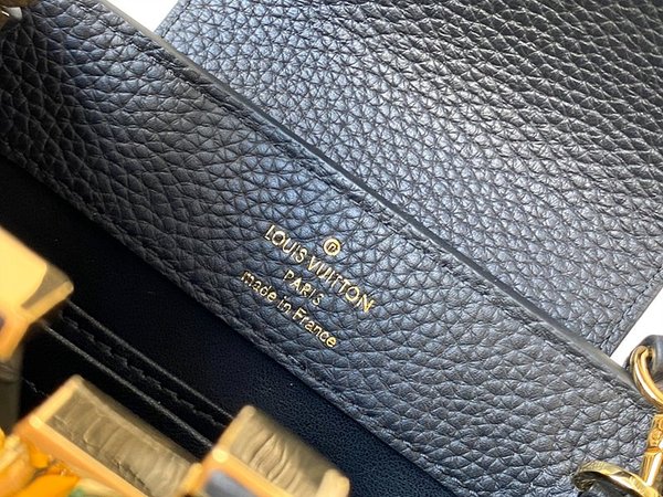 루이비통 카퓌신 미니 블랙 [매장가 830만원대]