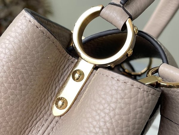 루이비통 카퓌신 MM 갈렛 [매장가 990만원대]