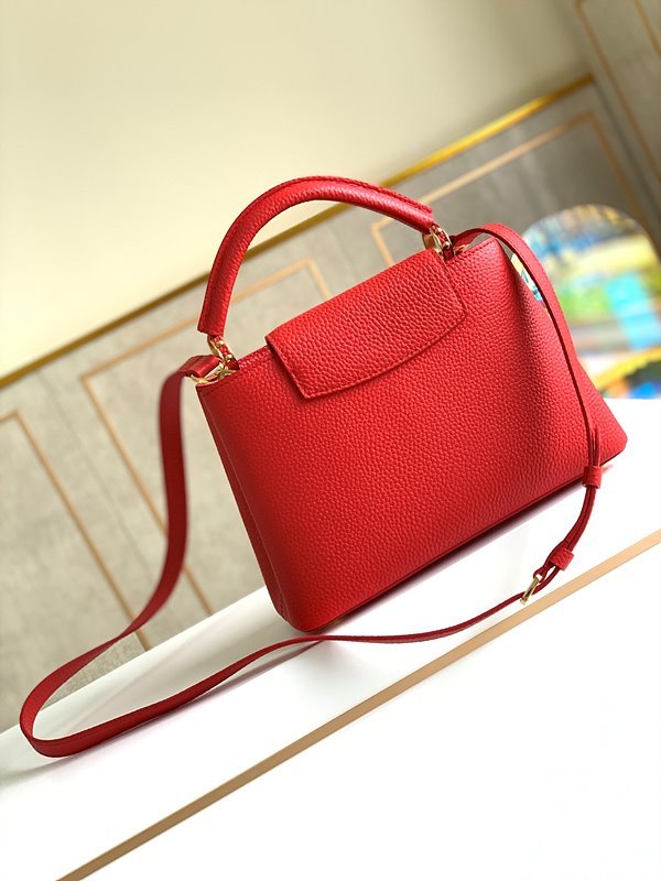 루이비통 카퓌신 BB 스칼렛 [매장가 890만원대]