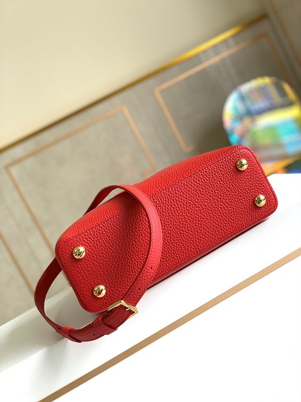 루이비통 카퓌신 BB 스칼렛 [매장가 890만원대]