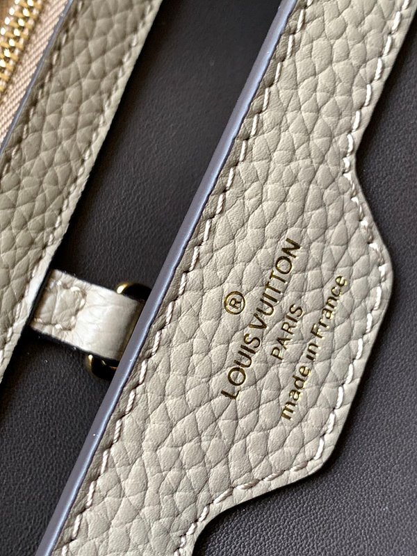 루이비통 카퓌신 BB 갈렛 [매장가 890만원대]