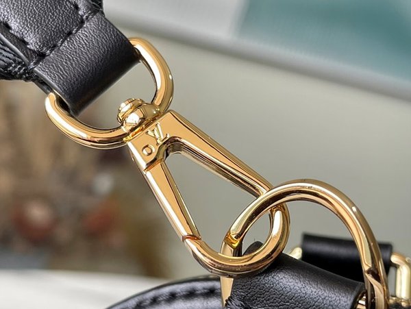 루이비통 알마 BB 블랙 [매장가 380만원대]