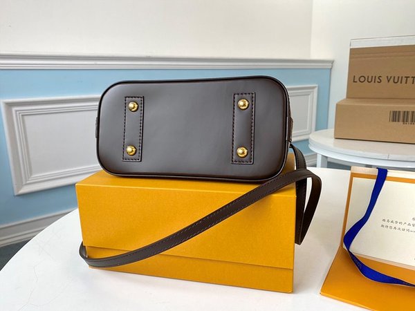 루이비통 알마 BB 다미에 에벤 [매장가 240만원대]