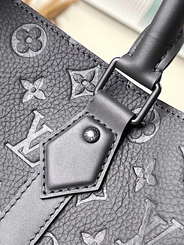 루이비통 삭 플라 24H 블랙 [매장가 530만원대]