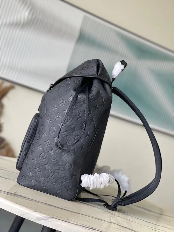 루이비통 몽수리 백팩 [매장가 420만원대]