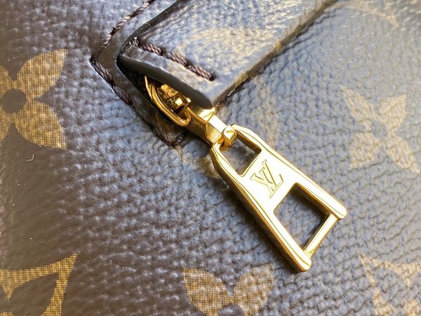 루이비통 몽수리 PM 블랙 [매장가 320만원대]