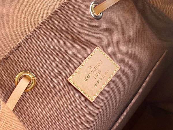 루이비통 몽수리 PM 모노그램 [매장가 320만원대]