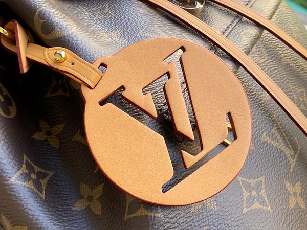루이비통 몽수리 PM 모노그램 [매장가 320만원대]