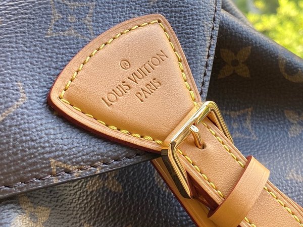 루이비통 몽수리 PM 모노그램 [매장가 320만원대]