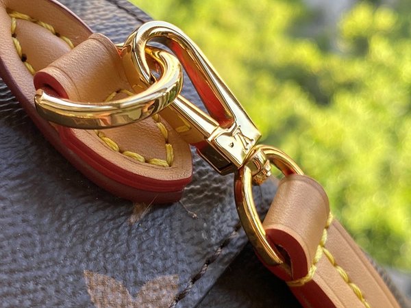 루이비통 몽수리 BB 블랙 [매장가 310만원대]