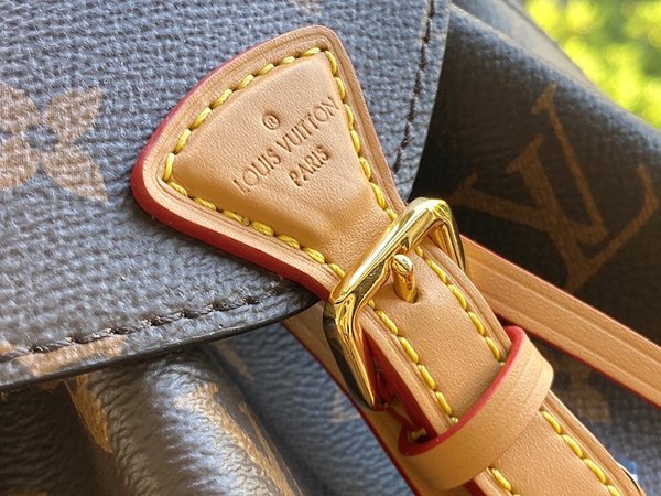 루이비통 몽수리 BB 블랙 [매장가 310만원대]