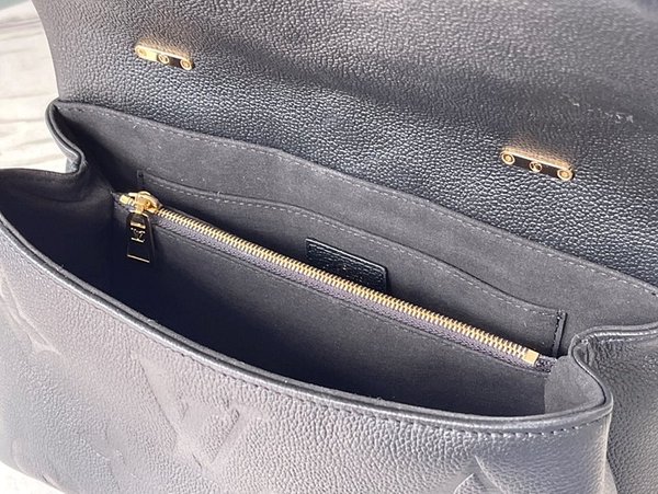 루이비통 마들렌 MM 블랙 [매장가 380만원대]