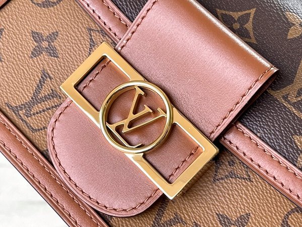 루이비통 미니 도핀 기타 모노그램 캔버스 [매장가 450만원대]