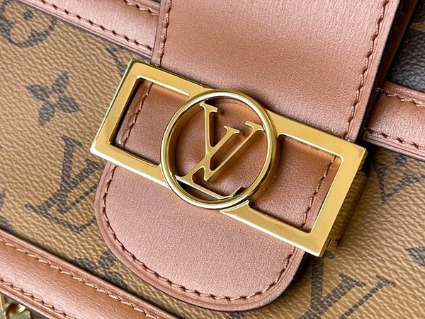 루이비통 도핀 MM 기타 모노그램 캔버스 [매장가 480만원대]