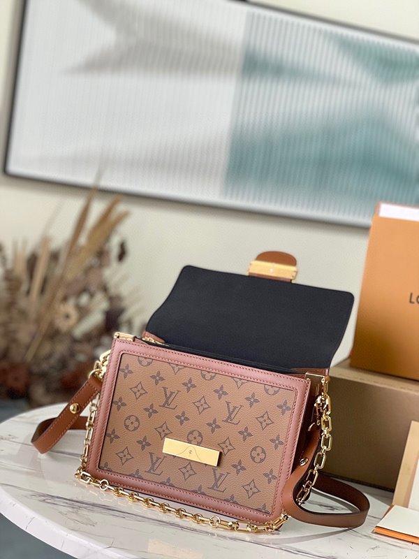 루이비통 도핀 MM 기타 모노그램 캔버스 [매장가 480만원대]
