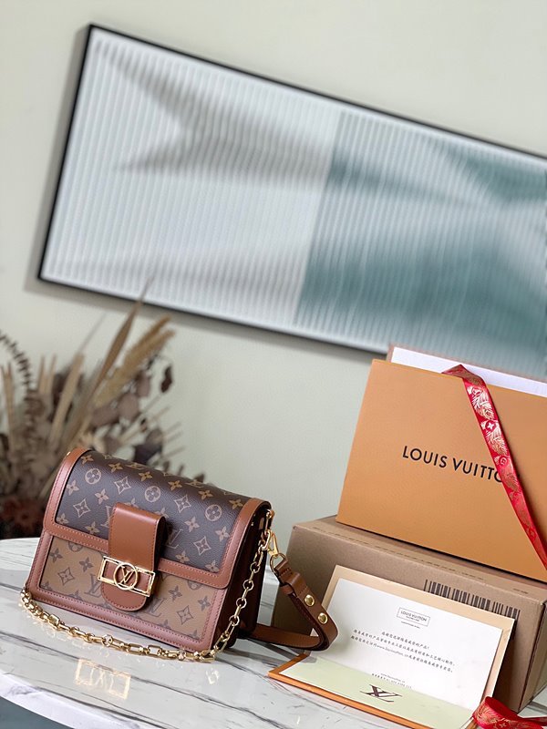 루이비통 도핀 MM 기타 모노그램 캔버스 [매장가 480만원대]