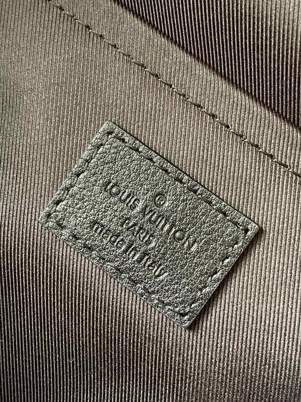 루이비통 팜 스프링스 MM [매장가 350만원대]