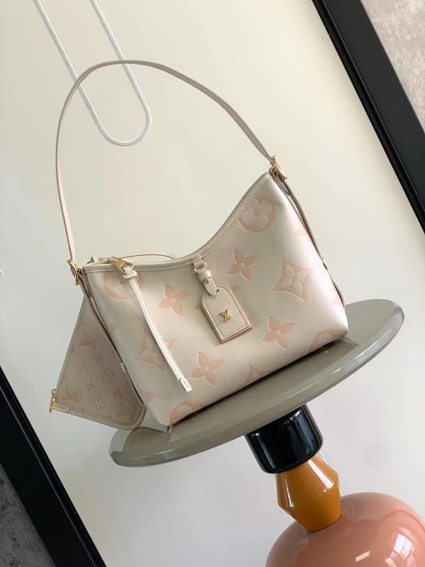 루이비통 캐리올 PM 라떼 [매장가 410만원대]