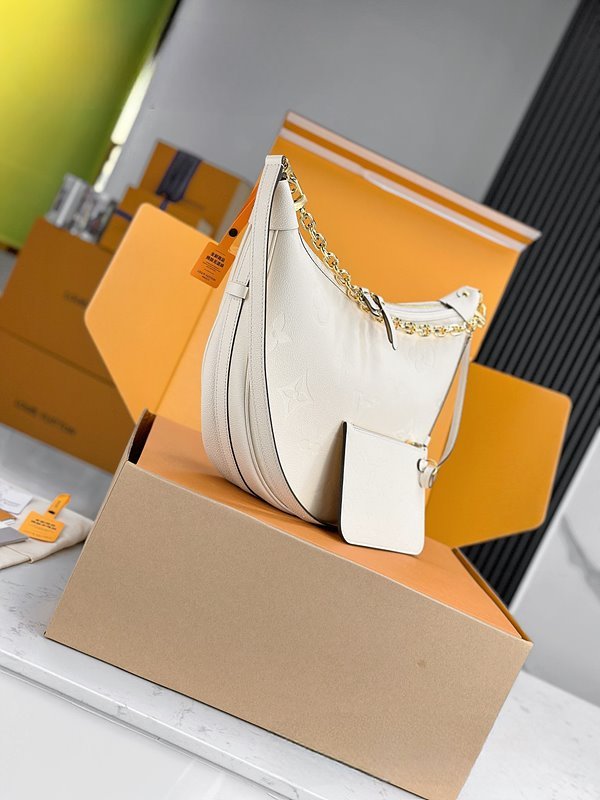 루이비통 루프 호보 크림 [매장가 410만원대]