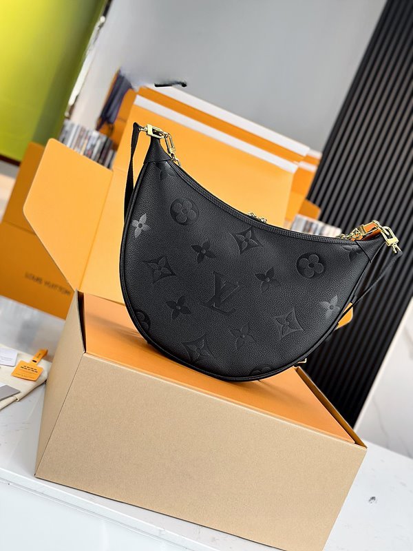 루이비통 루프 호보 블랙 [매장가 410만원대]
