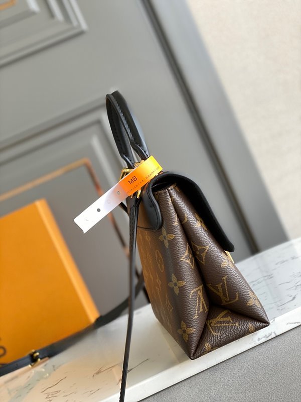 루이비통 록키 BB 블랙 [매장가 290만원대]