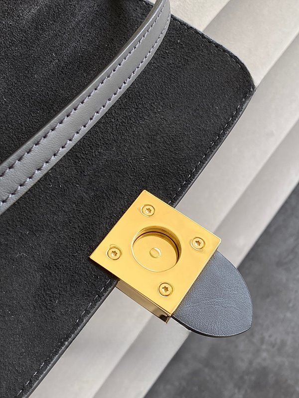 루이비통 록키 BB 블랙 [매장가 290만원대]