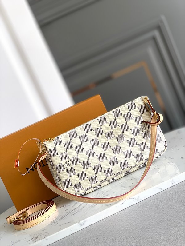 루이비통 포쉐트 악세수아 NM [매장가 170만원대]