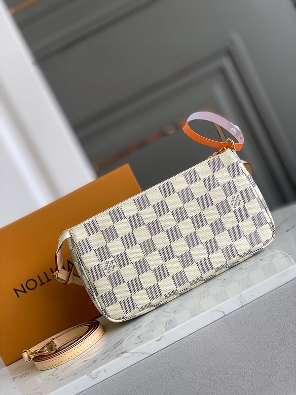 루이비통 포쉐트 악세수아 NM [매장가 170만원대]