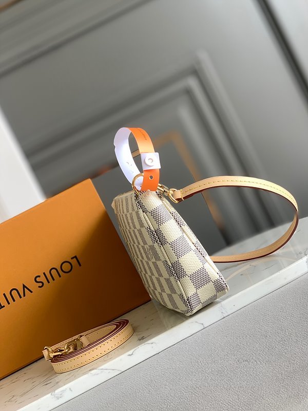 루이비통 포쉐트 악세수아 NM [매장가 170만원대]