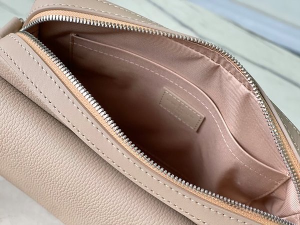 루이비통 패스트라인 메신저 [매장가 350만원대]