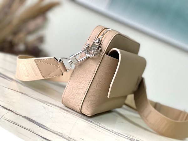 루이비통 패스트라인 메신저 [매장가 350만원대]