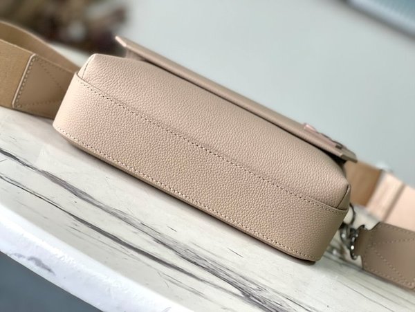 루이비통 패스트라인 메신저 [매장가 350만원대]