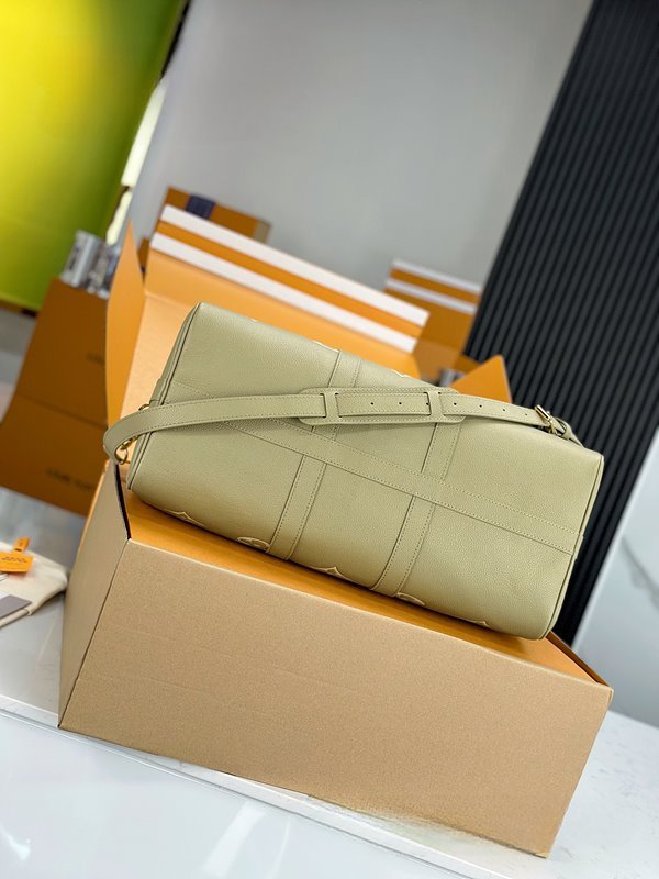 루이비통 키폴 반둘리에 45 그린 [매장가 500만원대]