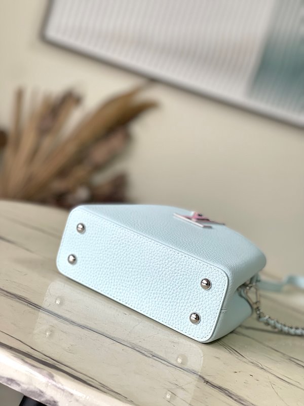 루이비통 카퓌신 미니 블루 글래시어 [매장가 830만원대]