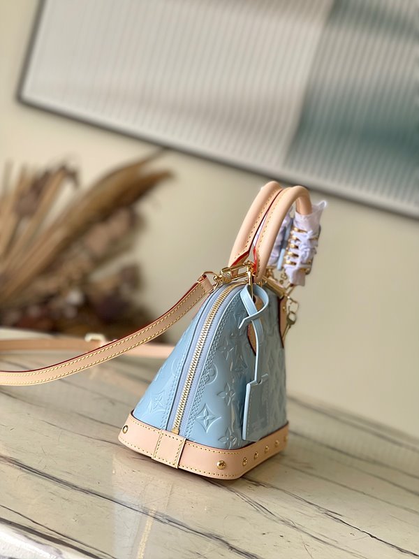 루이비통 알마 BB 스카이 [매장가 370만원대]