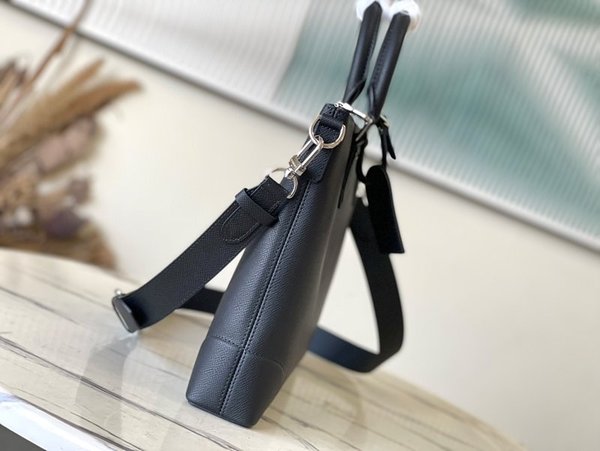 루이비통 슬림 브리프케이스 NV [매장가 410만원대]